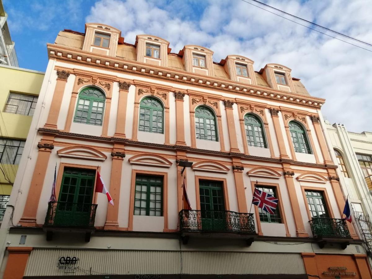 Hostal Victoria Quito Bagian luar foto