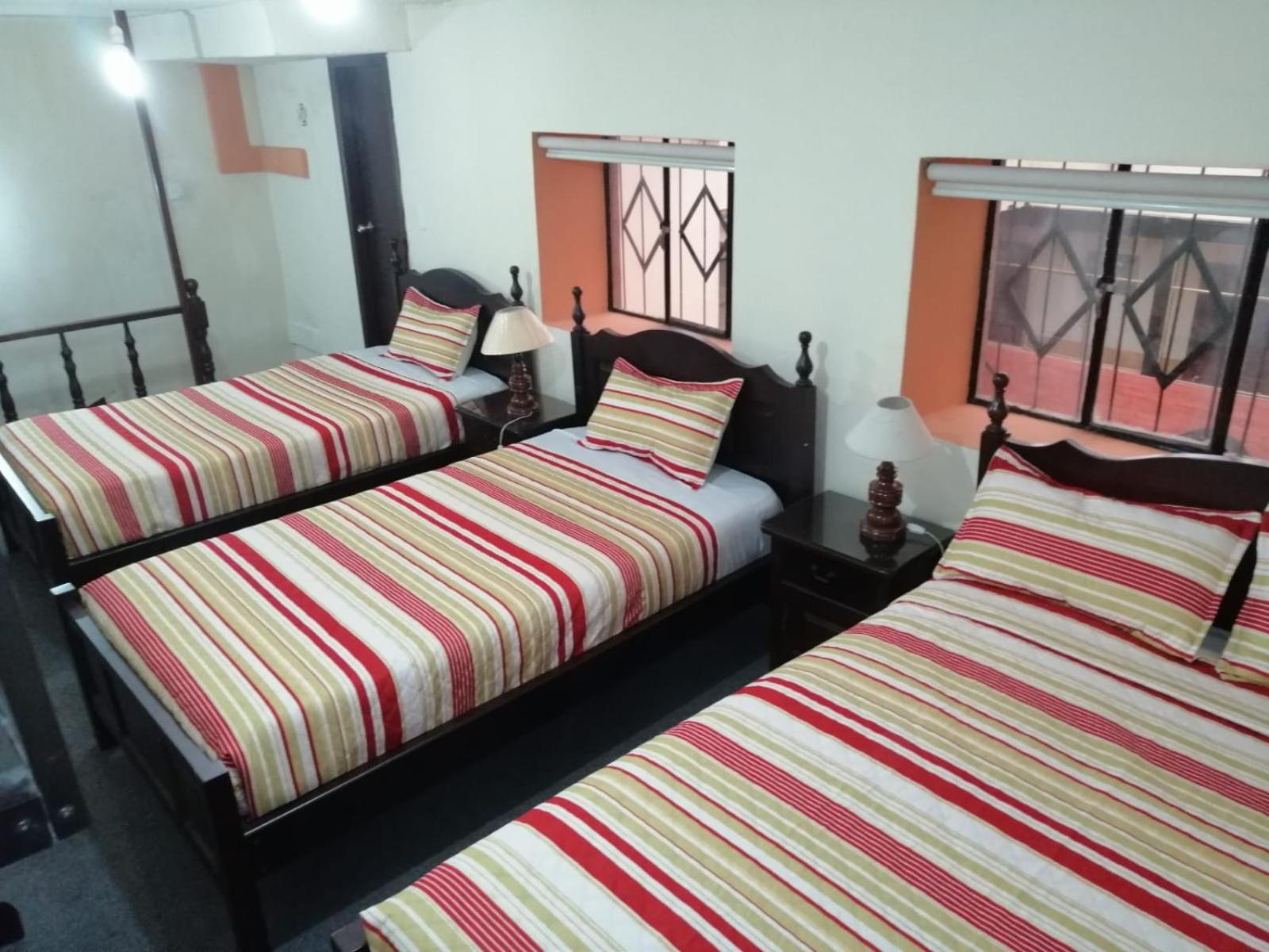 Hostal Victoria Quito Bagian luar foto