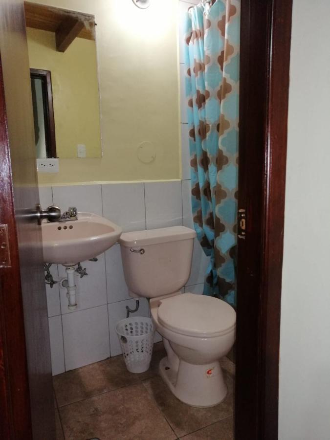Hostal Victoria Quito Bagian luar foto