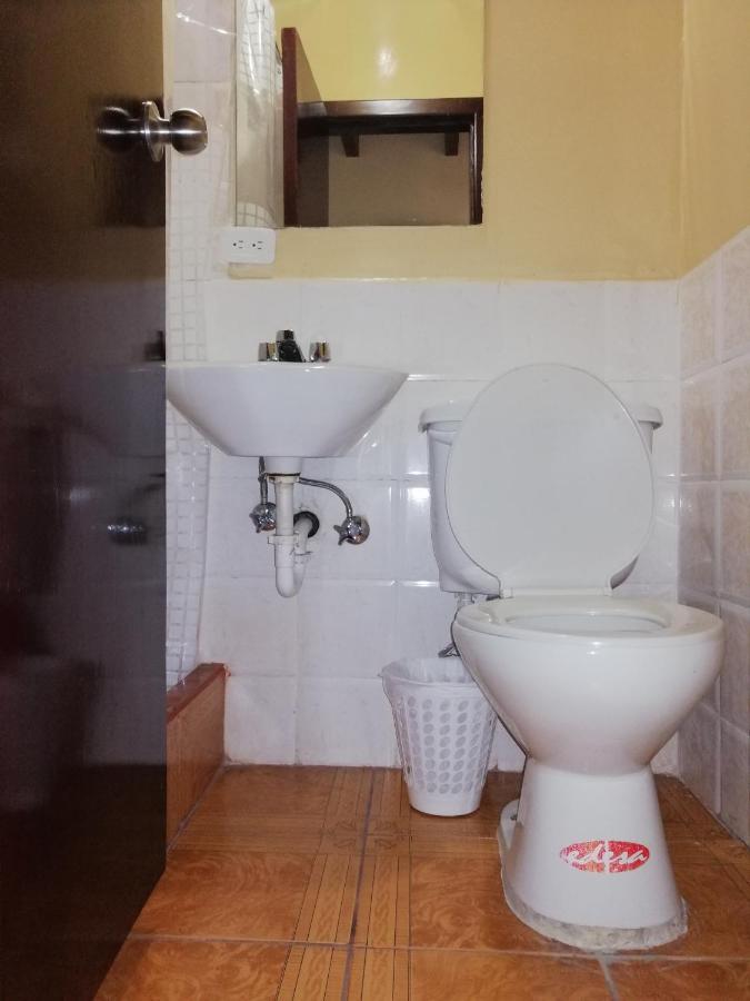 Hostal Victoria Quito Bagian luar foto