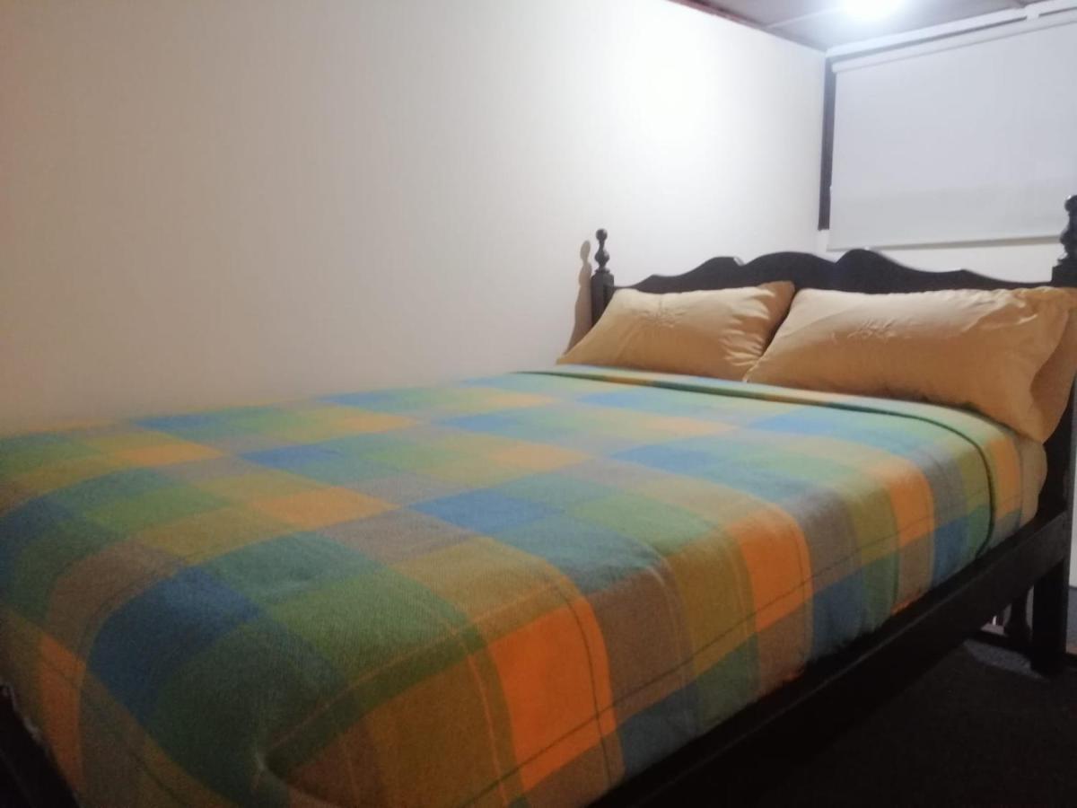 Hostal Victoria Quito Bagian luar foto