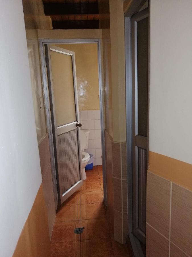 Hostal Victoria Quito Bagian luar foto